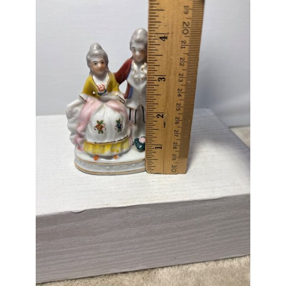 Vintage Porcelain Figurine Couple In Historical Attire Made In Occupied Japan - Picture 7 of 8